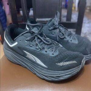 Altra Men's Black Athletic Shoes